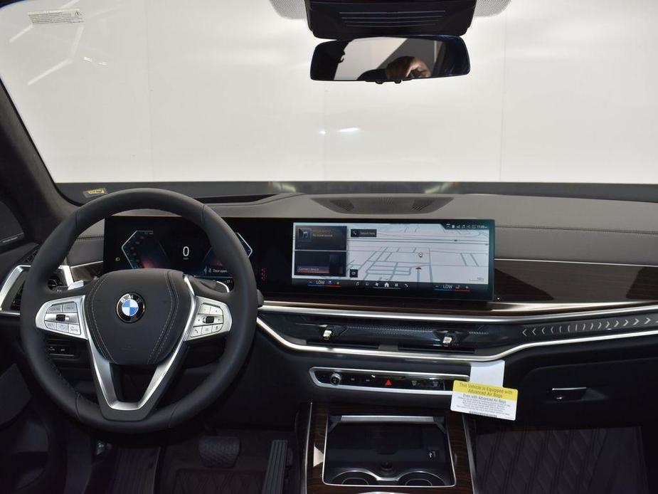 new 2025 BMW X7 car, priced at $98,650