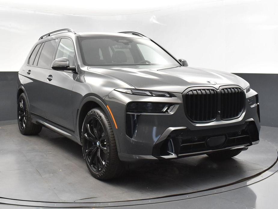 new 2025 BMW X7 car, priced at $99,600