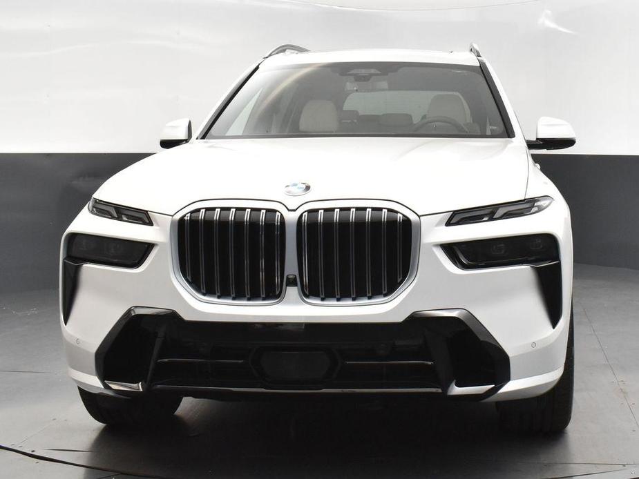 new 2025 BMW X7 car, priced at $100,350