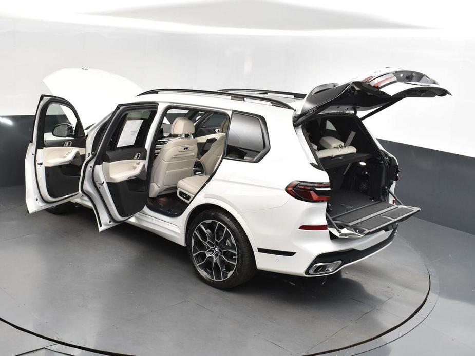 new 2025 BMW X7 car, priced at $100,350