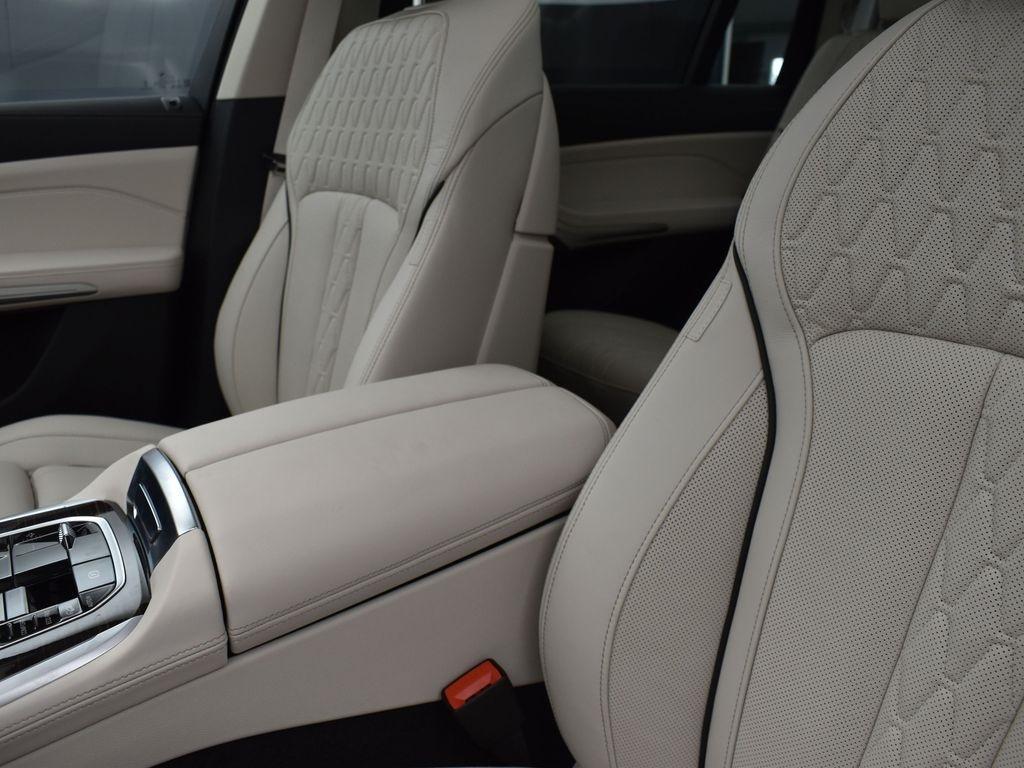 new 2026 BMW X7 car, priced at $97,895