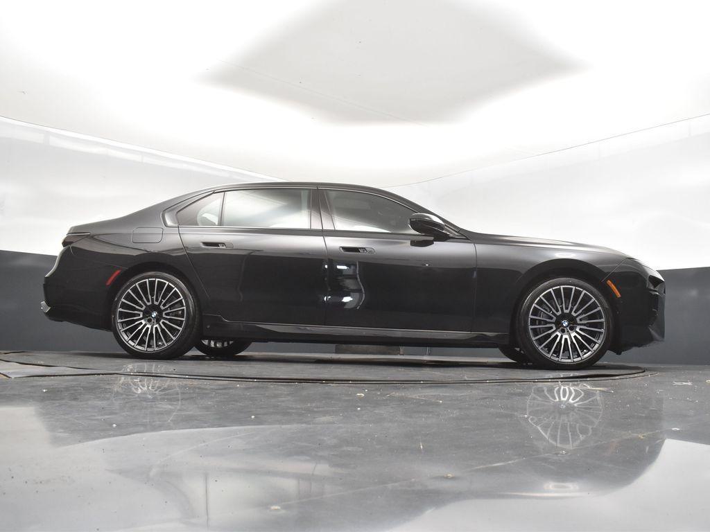 new 2025 BMW 760 car, priced at $137,080
