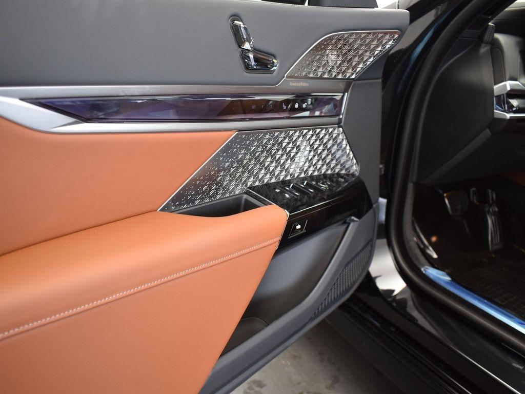 new 2025 BMW 760 car, priced at $137,080