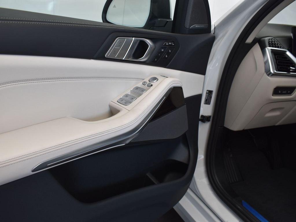 new 2026 BMW X7 car, priced at $96,585