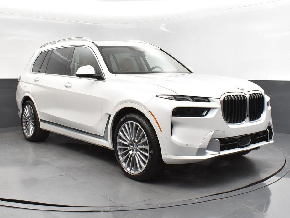 new 2025 BMW X7 car, priced at $93,400