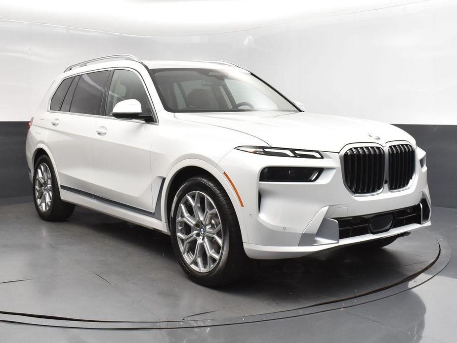 new 2025 BMW X7 car, priced at $89,600