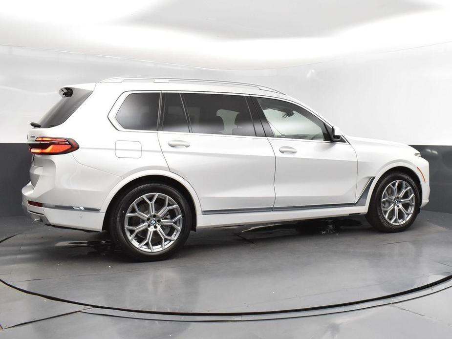 new 2025 BMW X7 car, priced at $89,600