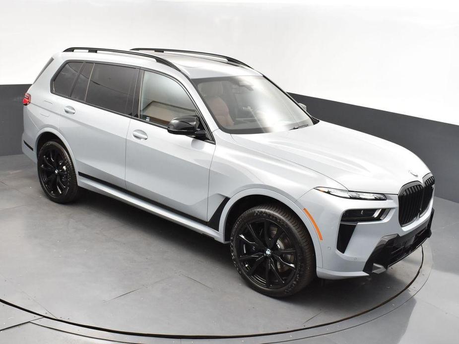 new 2025 BMW X7 car, priced at $125,225