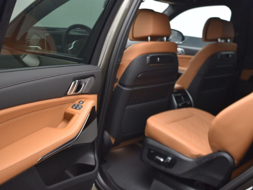 new 2026 BMW X7 car, priced at $100,785