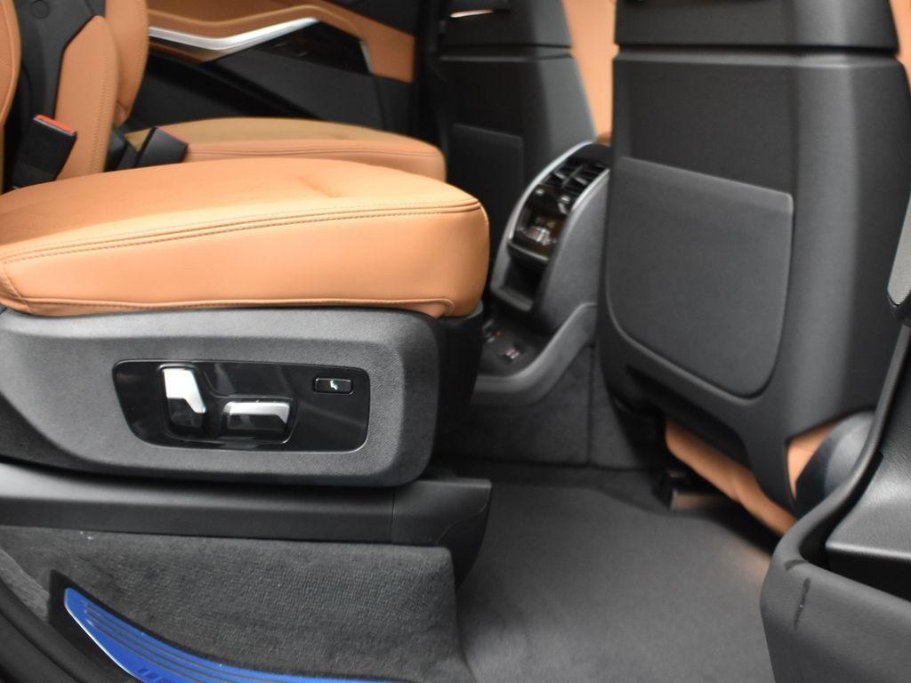 new 2026 BMW X7 car, priced at $100,785