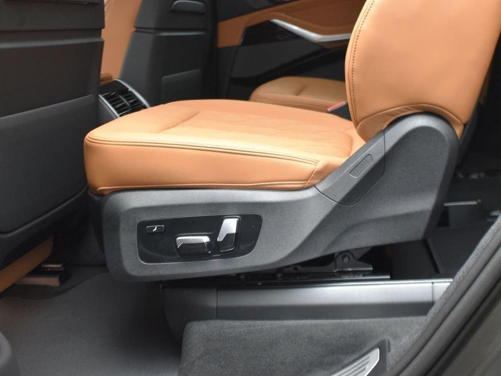 new 2026 BMW X7 car, priced at $100,785