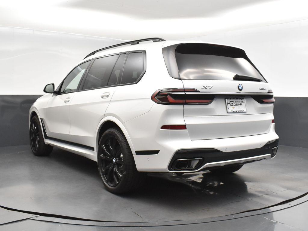 new 2026 BMW X7 car, priced at $100,165