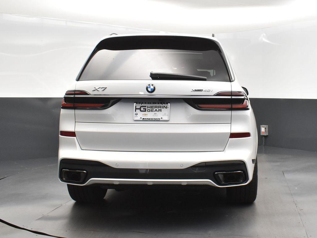 new 2026 BMW X7 car, priced at $100,165
