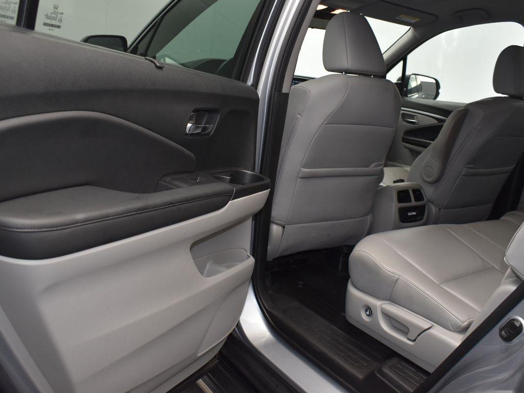 used 2022 Honda Pilot car, priced at $29,000