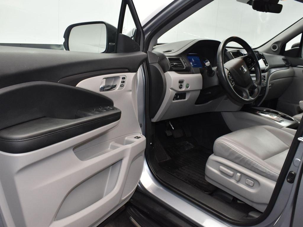 used 2022 Honda Pilot car, priced at $29,500