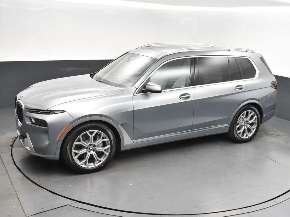 new 2025 BMW X7 car, priced at $95,720