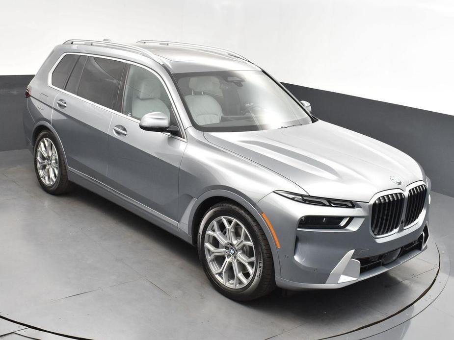 new 2025 BMW X7 car, priced at $95,720