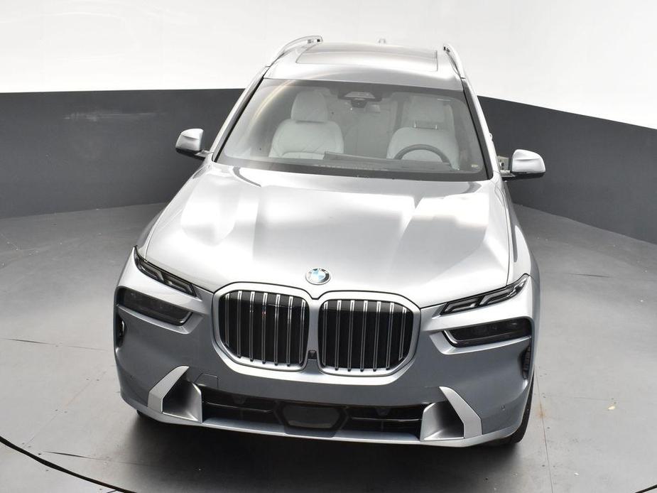 new 2025 BMW X7 car, priced at $95,720