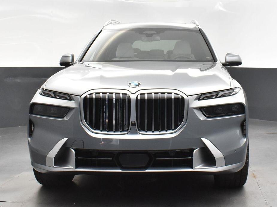 new 2025 BMW X7 car, priced at $95,720