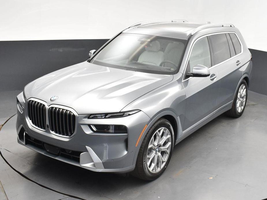 new 2025 BMW X7 car, priced at $95,720