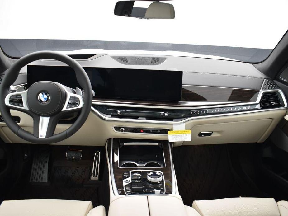 new 2025 BMW X7 car, priced at $100,350