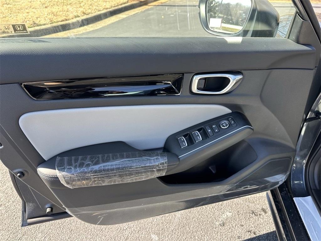 new 2025 Honda Civic Hybrid car, priced at $32,300