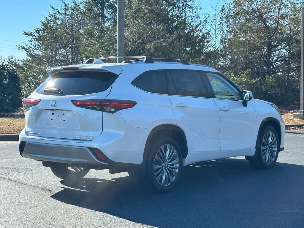 used 2021 Toyota Highlander car, priced at $36,500