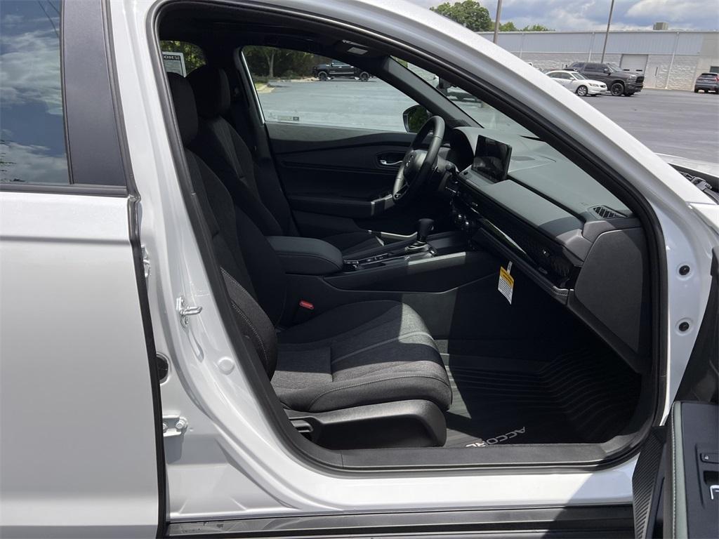 new 2025 Honda Accord Hybrid car, priced at $32,260