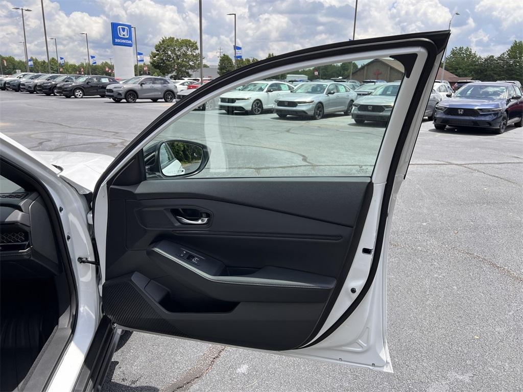 new 2025 Honda Accord Hybrid car, priced at $32,260