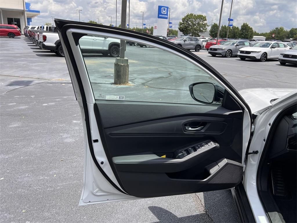 new 2025 Honda Accord Hybrid car, priced at $32,260