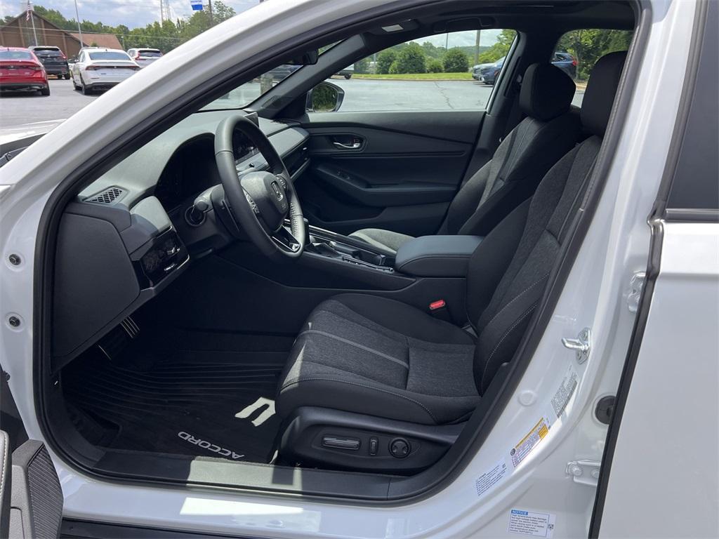 new 2025 Honda Accord Hybrid car, priced at $32,260