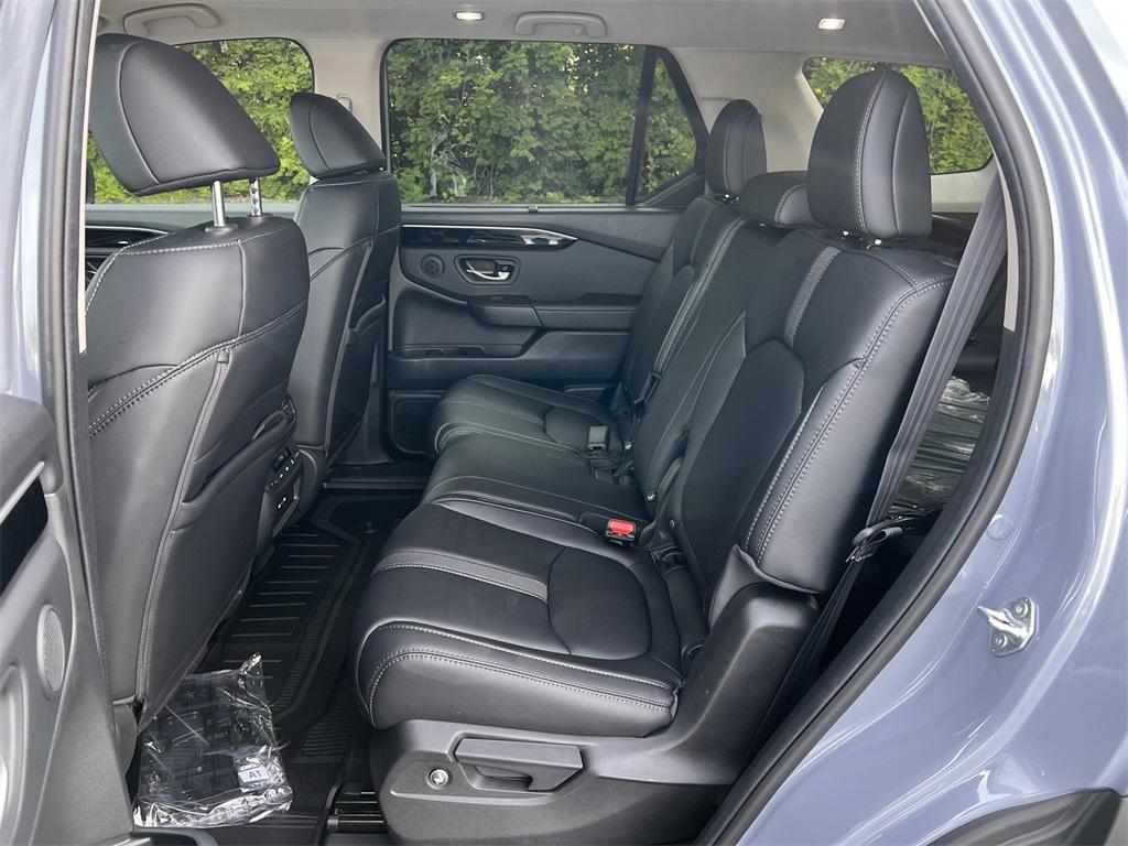 new 2025 Honda Pilot car, priced at $49,225