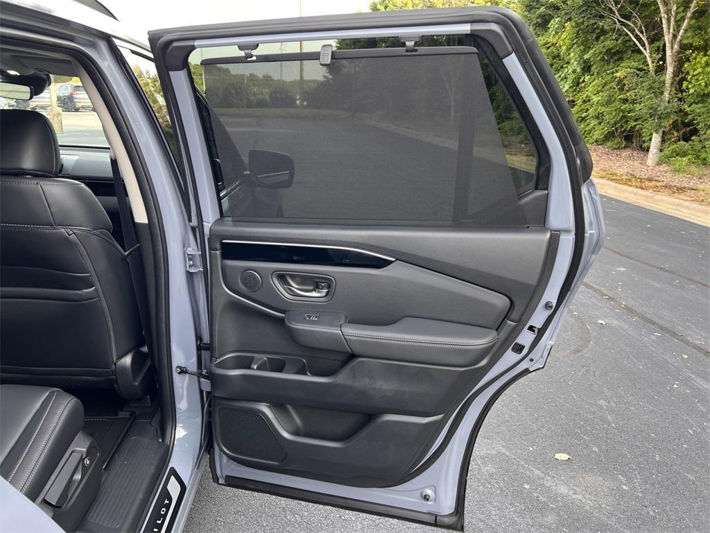 new 2025 Honda Pilot car, priced at $49,225