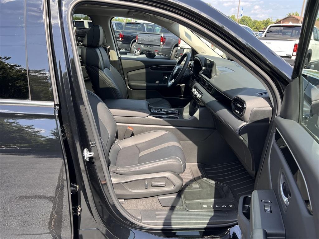 used 2025 Honda Pilot car, priced at $46,500
