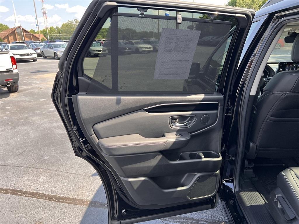 used 2025 Honda Pilot car, priced at $46,500
