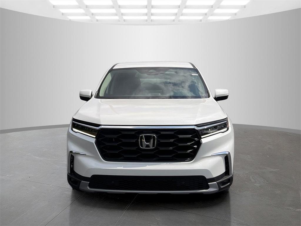 new 2025 Honda Pilot car, priced at $43,505