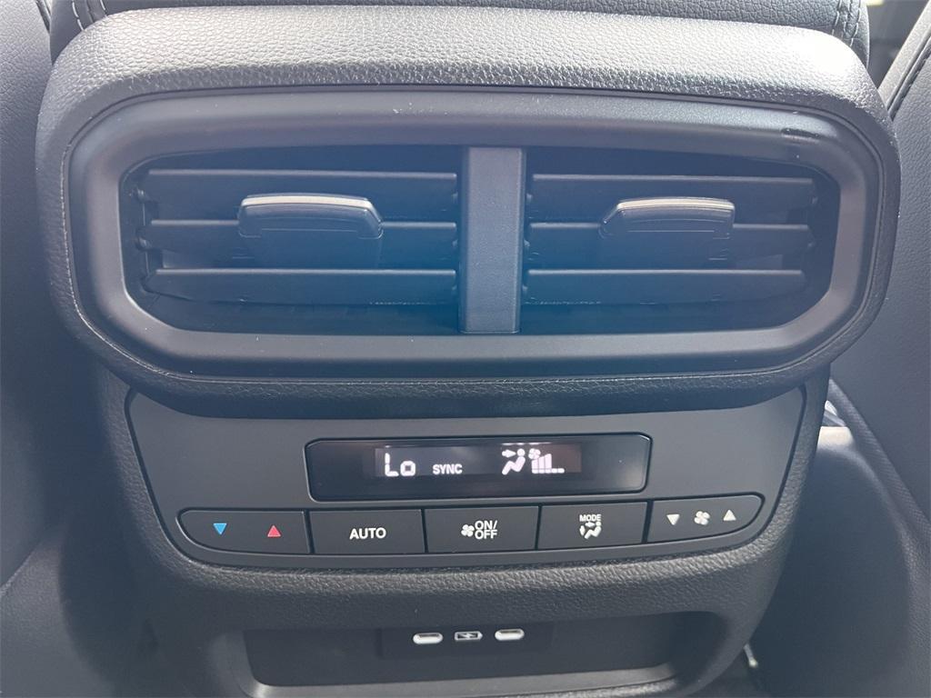 new 2025 Honda Pilot car, priced at $43,505