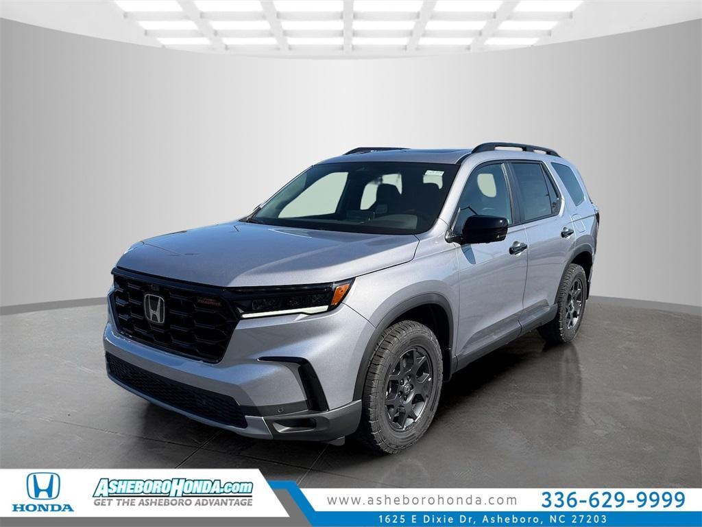 new 2025 Honda Pilot car, priced at $47,395