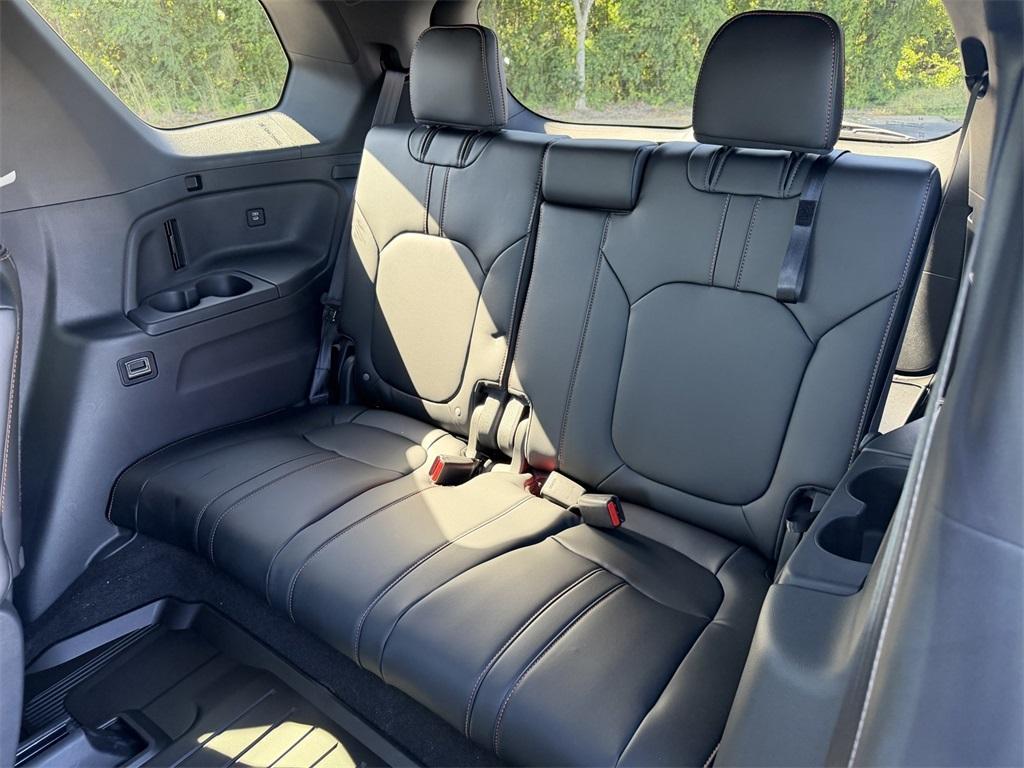 new 2025 Honda Pilot car, priced at $47,395