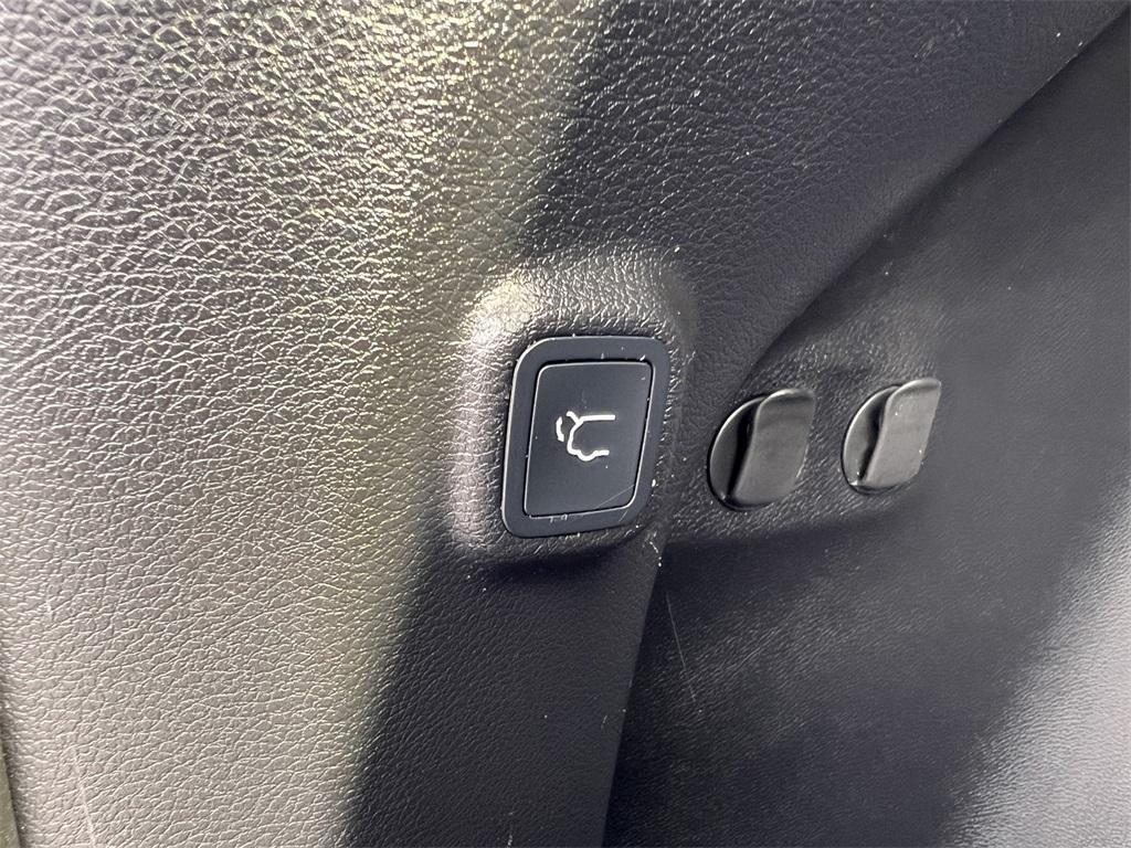 used 2021 Jeep Cherokee car, priced at $20,250