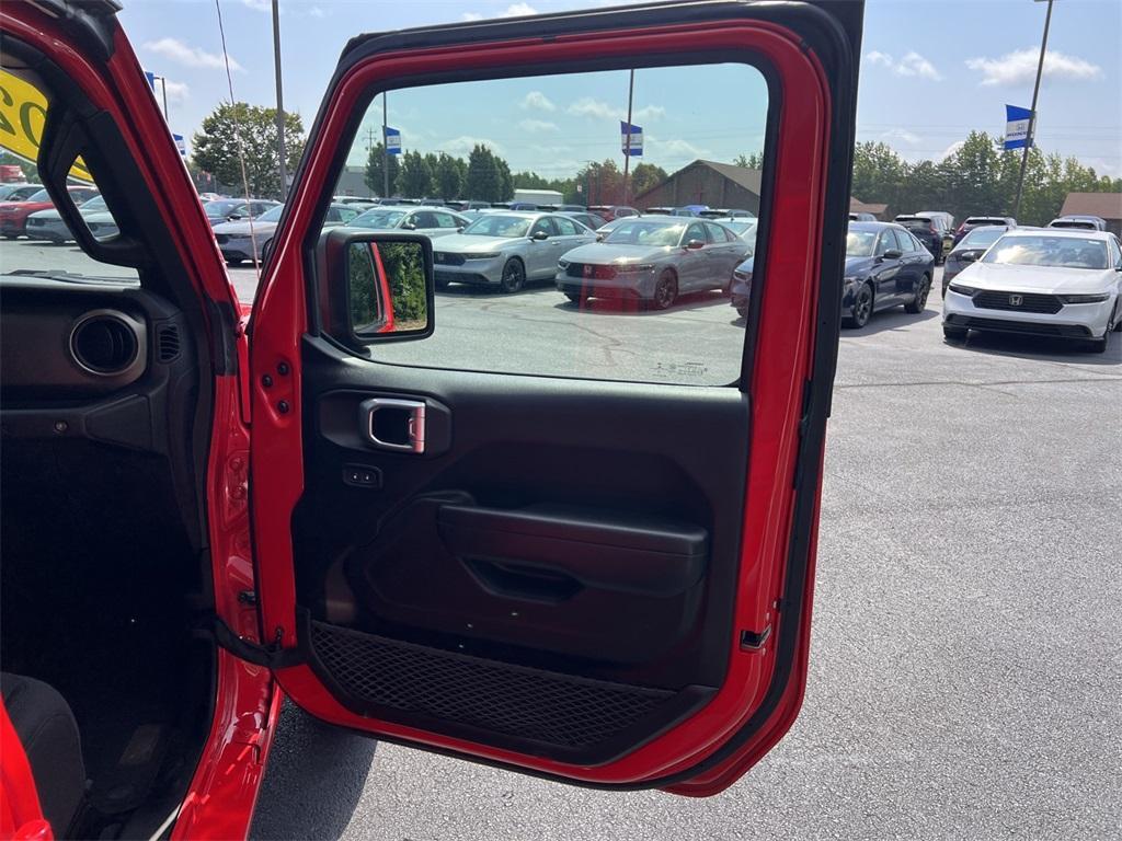 used 2020 Jeep Wrangler Unlimited car, priced at $26,250