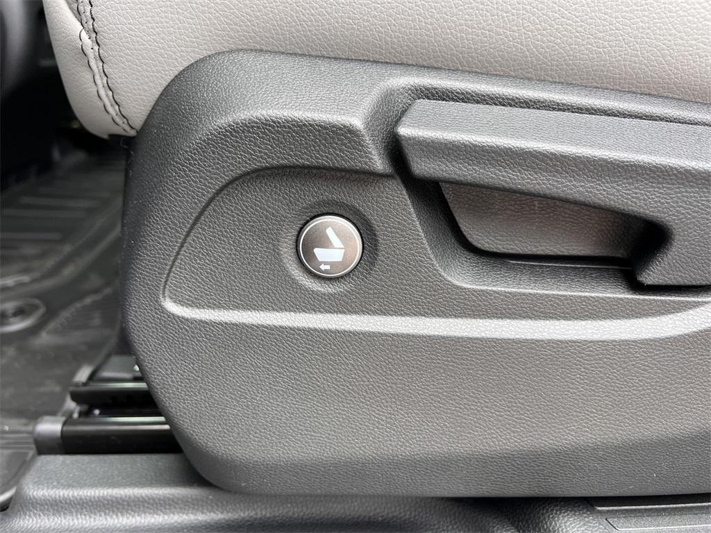 new 2025 Honda Pilot car, priced at $40,950