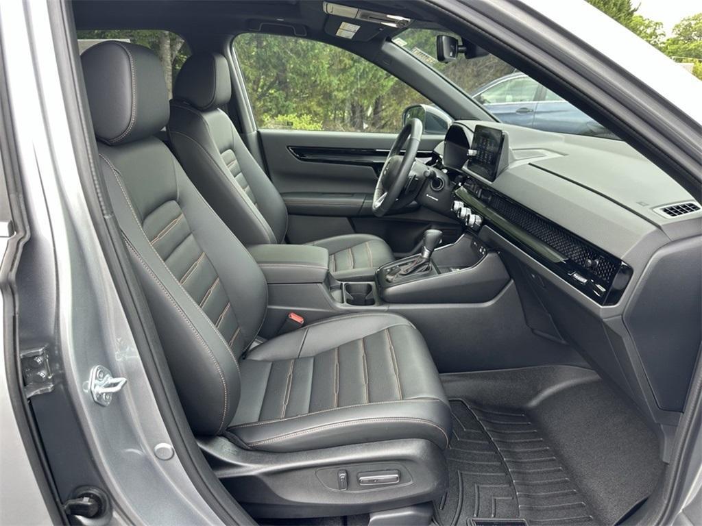 used 2025 Honda CR-V Hybrid car, priced at $39,000