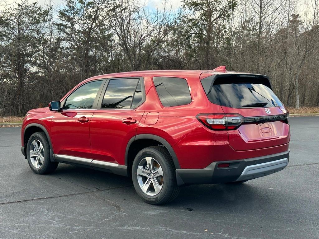 new 2025 Honda Pilot car, priced at $41,350