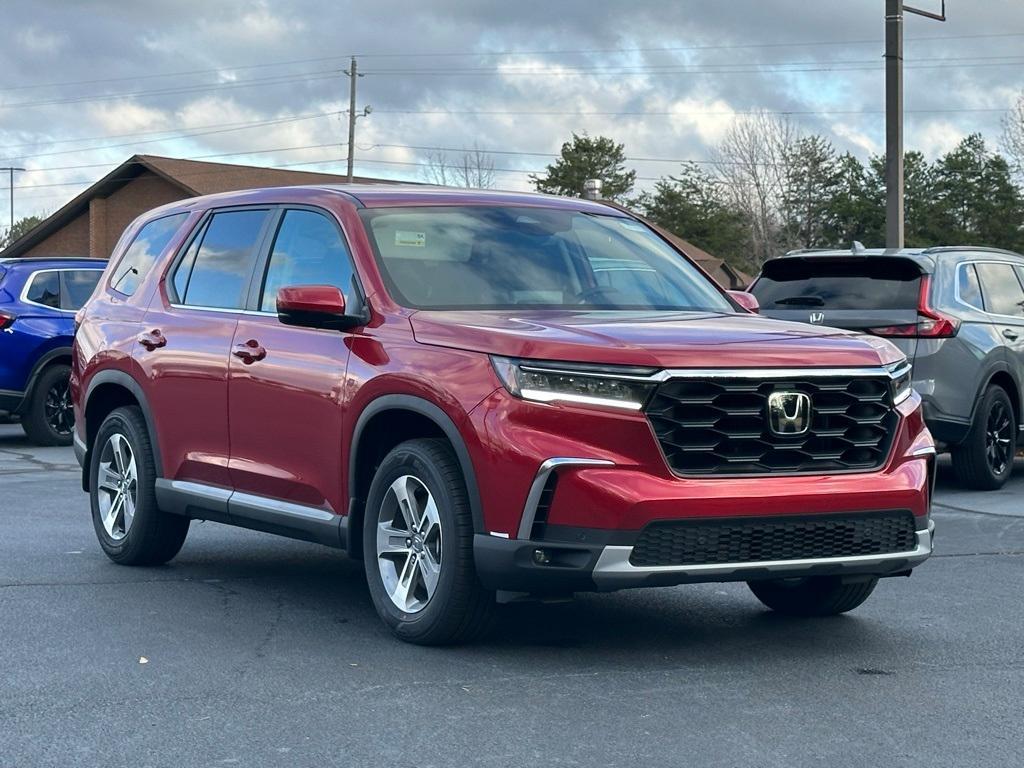 new 2025 Honda Pilot car, priced at $41,350