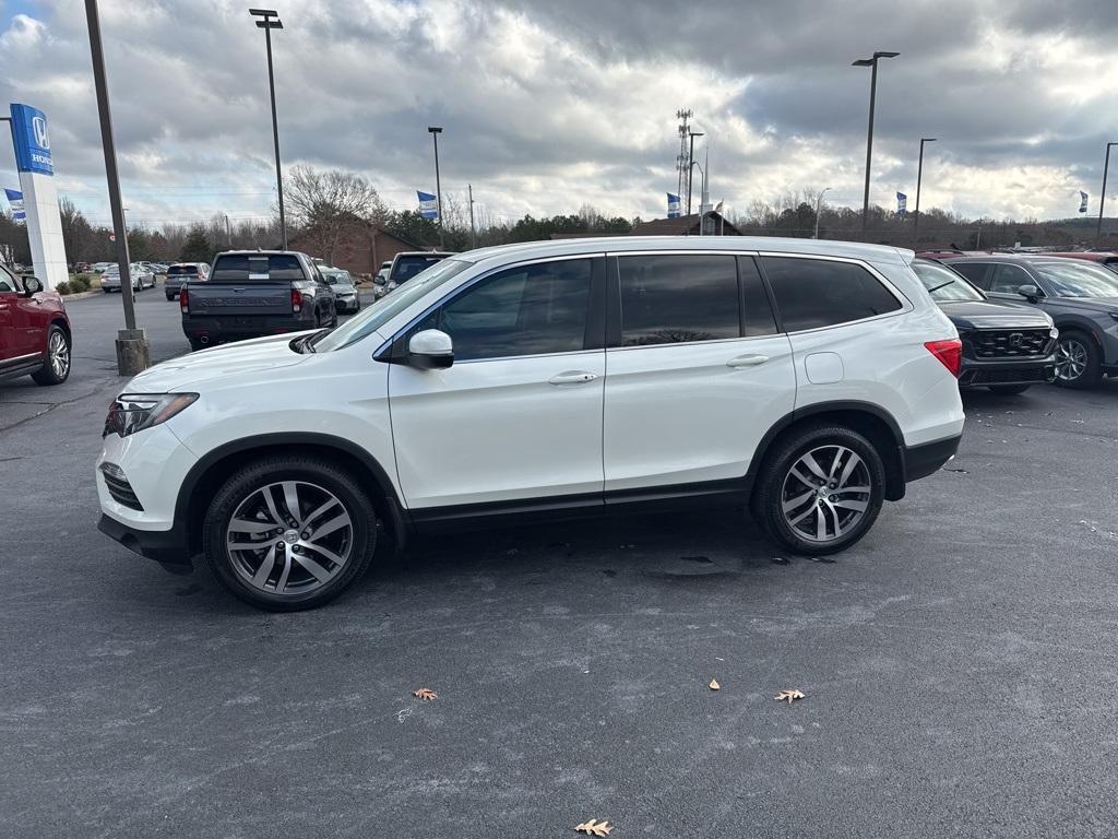 used 2017 Honda Pilot car