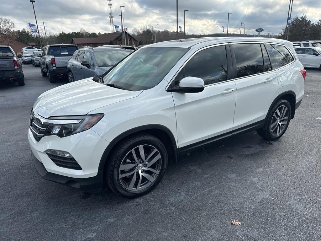 used 2017 Honda Pilot car