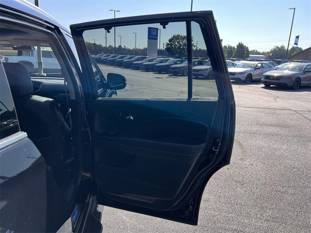used 2020 Honda Pilot car, priced at $29,000