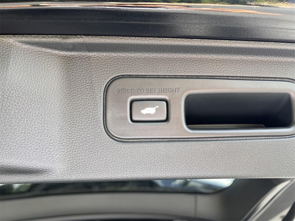 used 2023 Honda Pilot car, priced at $44,000