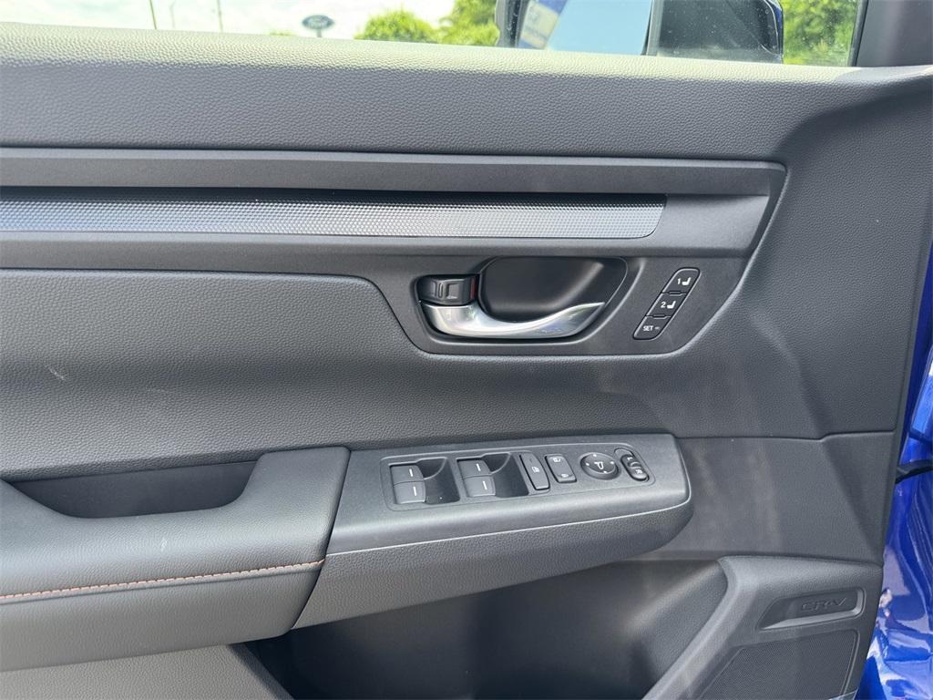 new 2025 Honda CR-V Hybrid car, priced at $37,655